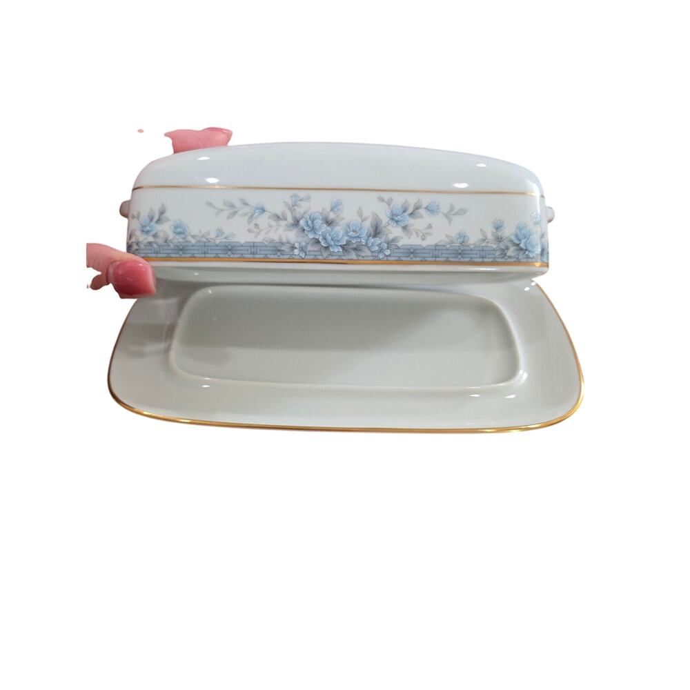 NORITAKE AVALON 3390 PHILLIPINES FINE CHINA Butter Dish Covered